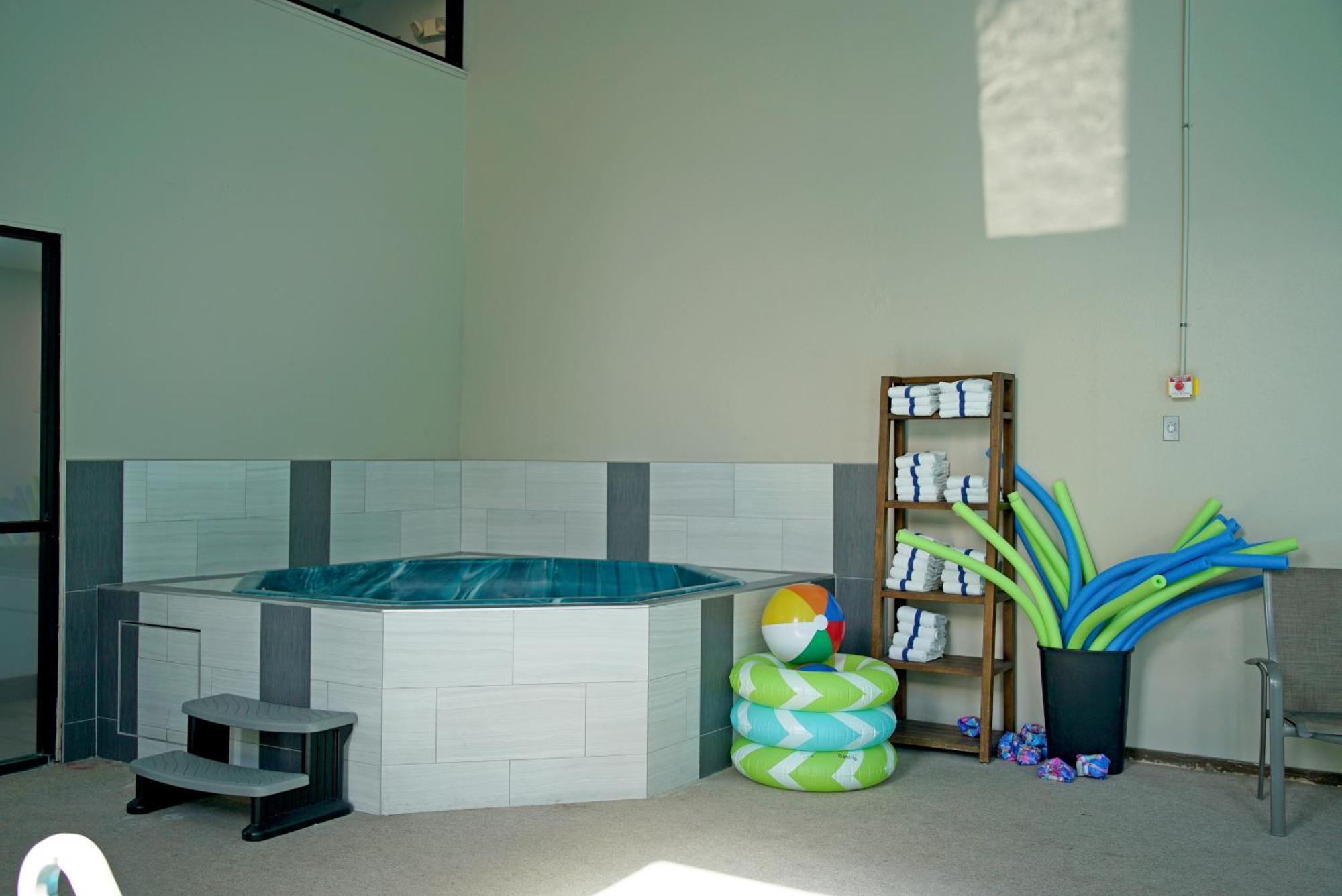 ホテル Baymont By Wyndham Monte Vista エクステリア 写真